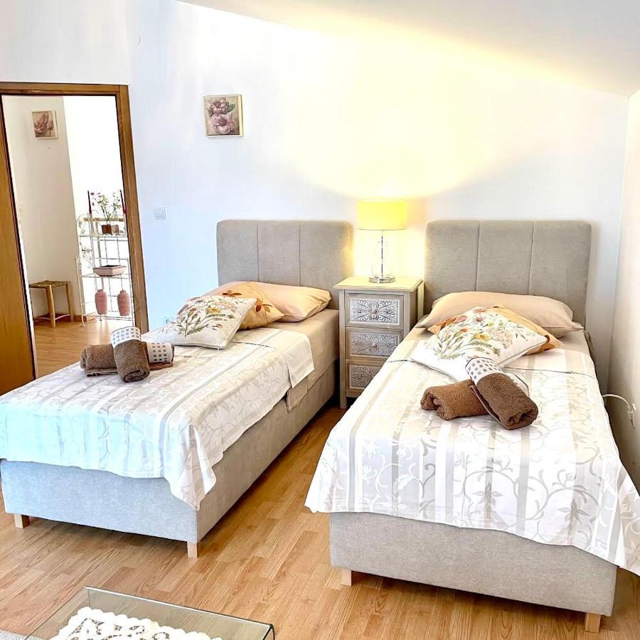 Dalmatian Village Charm - Spacious Villa With Pool Near Trogir Primorski Dolac Buitenkant foto