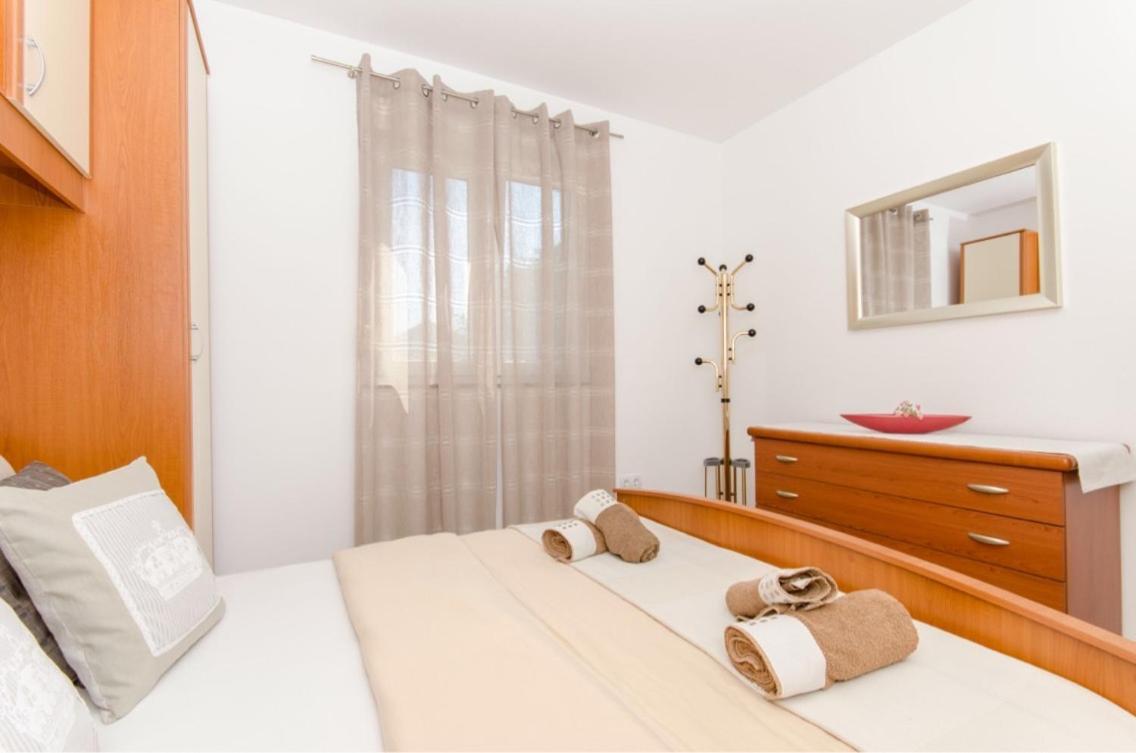 Dalmatian Village Charm - Spacious Villa With Pool Near Trogir Primorski Dolac Buitenkant foto