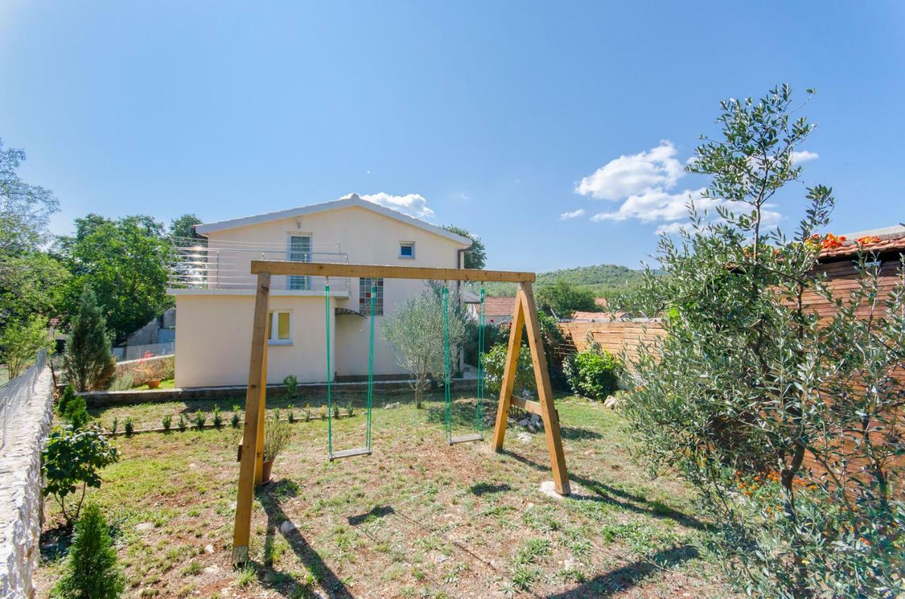 Dalmatian Village Charm - Spacious Villa With Pool Near Trogir Primorski Dolac Buitenkant foto